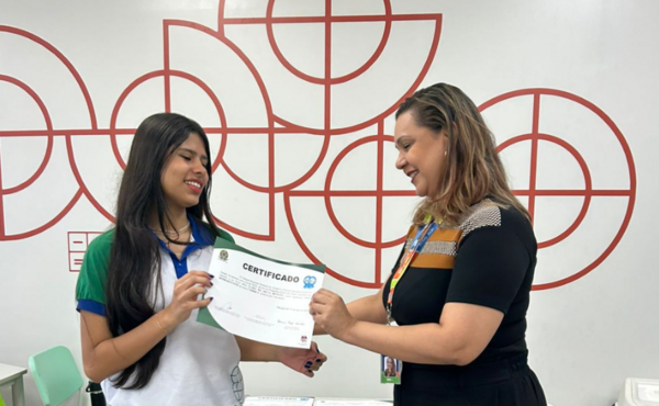 No Amapá, monitores e vice-monitores de turma são diplomados na